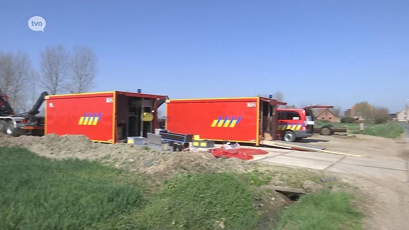 Tientallen varkens zakken door eigen stalvloer in Melsele