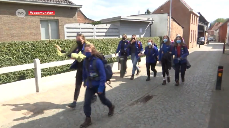 KSA'ers uit Waasmunster wandelen coronaproof laatste kilometers van vierdaagse trektocht