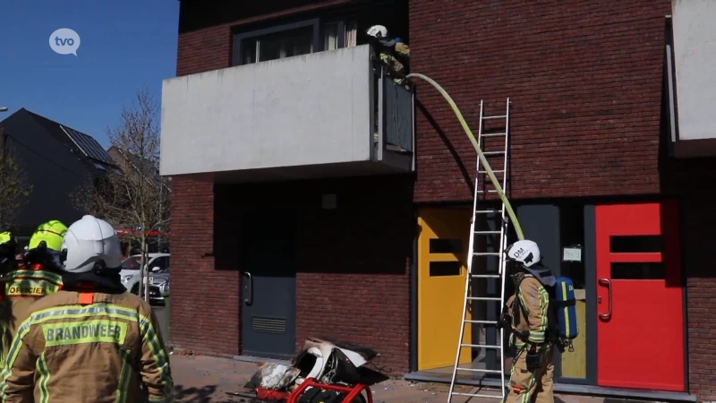 Appartementsbrand Dendermonde: Bewoonster met rookvergiftiging overgebracht naar ziekenhuis