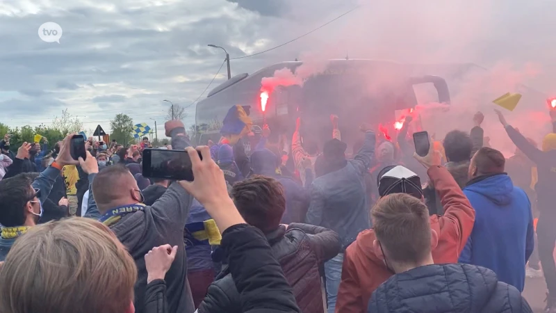 Waasland-Beveren krijgt warm onthaal voor aanvang van wedstrijd