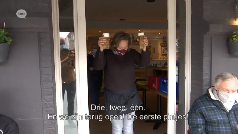 Gezellige sfeer bij heropening terrassen: “Dit hebben we gemist”