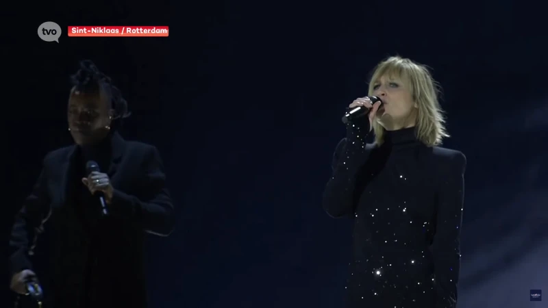 Hooverphonic toont podiumoutfits tijdens eerste repetitie