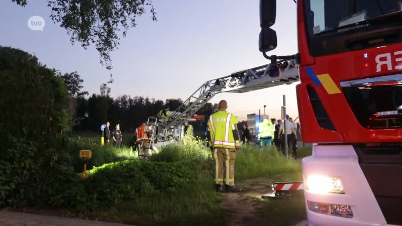 Politiehelikopter zoekt en vindt vermiste vrouw in beek in Belsele