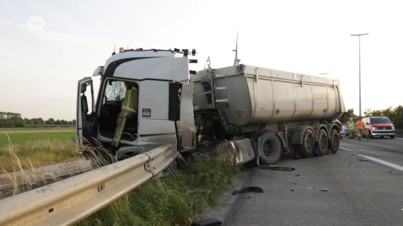 Twee wegenarbeiders gewond na ongeval op E34 in Sint-Gillis-Waas