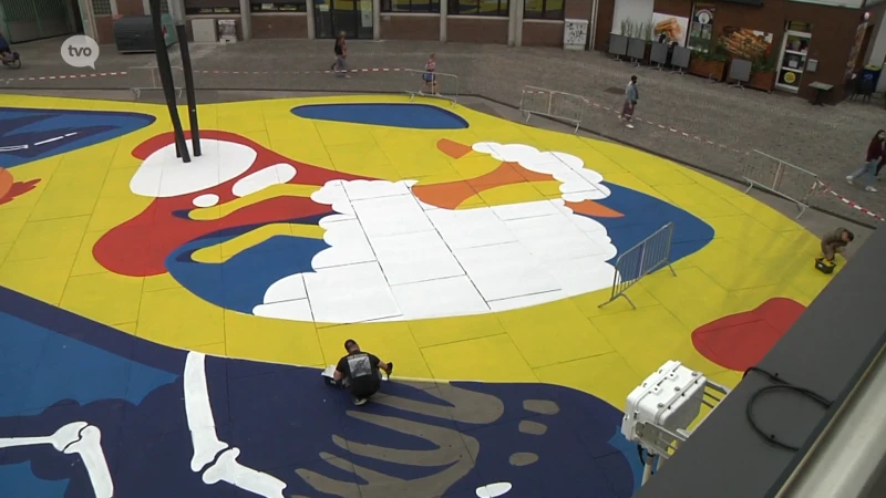 Gigantische grondschildering op Hopmarkt krijgt vorm