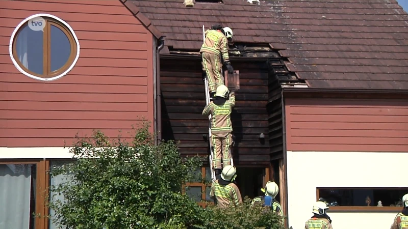 Haaltert: man met onkruidbrander steekt huis in brand