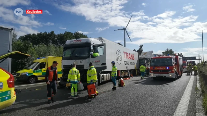 E17 in Kruibeke tijdlang afgesloten na zwaar ongeval met vier vrachtwagens