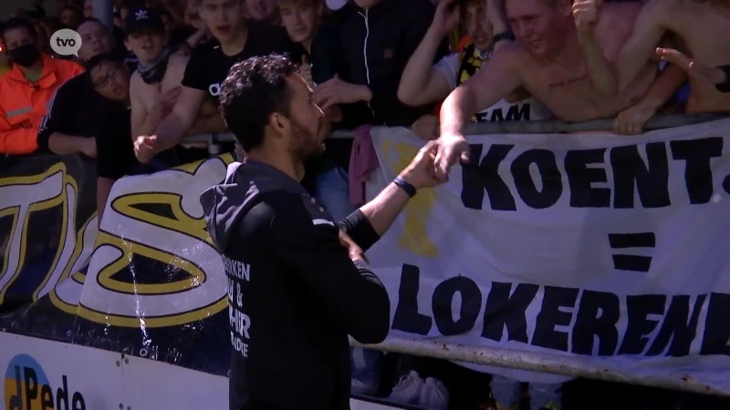 Lokeren-supporters groeten Koen Persoons na gestaakte match in Ninove: "Koentje is van ons"