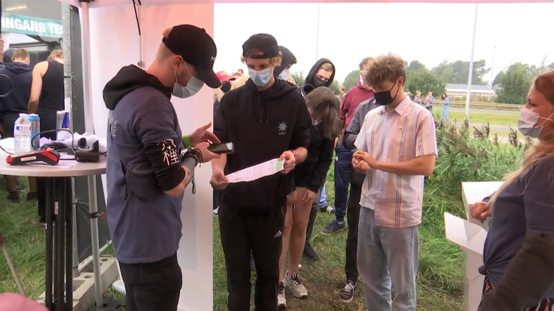 Festivalgangers: "Systeem met coronapas werkt, zo kan het dus ook!"