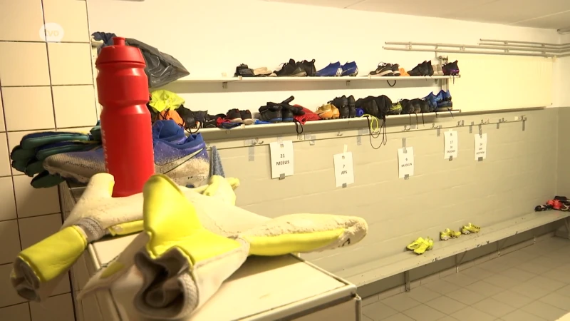 Voetbalclubs moeten iedere kleedkamer uitrusten met een CO2-meter: "Hoe gaan we dat bekostigen?"