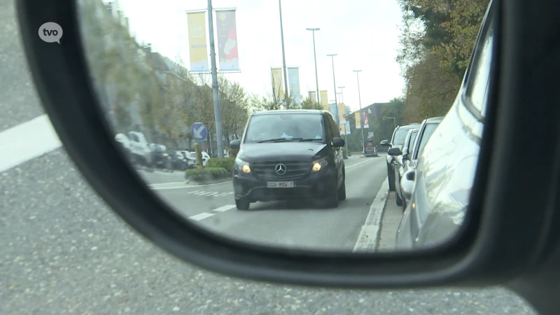 Vooruit Sint-Niklaas: “Plaats lawaaiflitspalen tegen luidruchtige auto's”