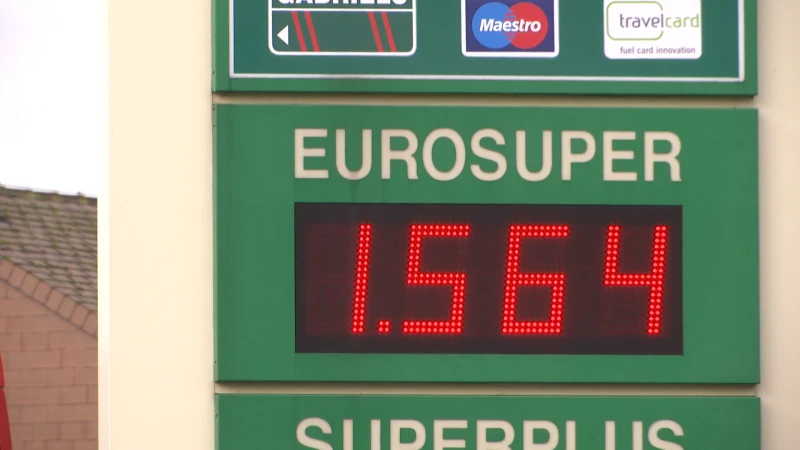 In deze tankstations tank je het goedkoopst: "20 cent onder de prijs, eigenlijk onverantwoord"