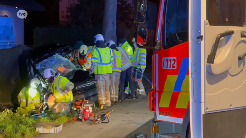 Autobestuurder in levensgevaar na zware botsing op N9 in Oordegem