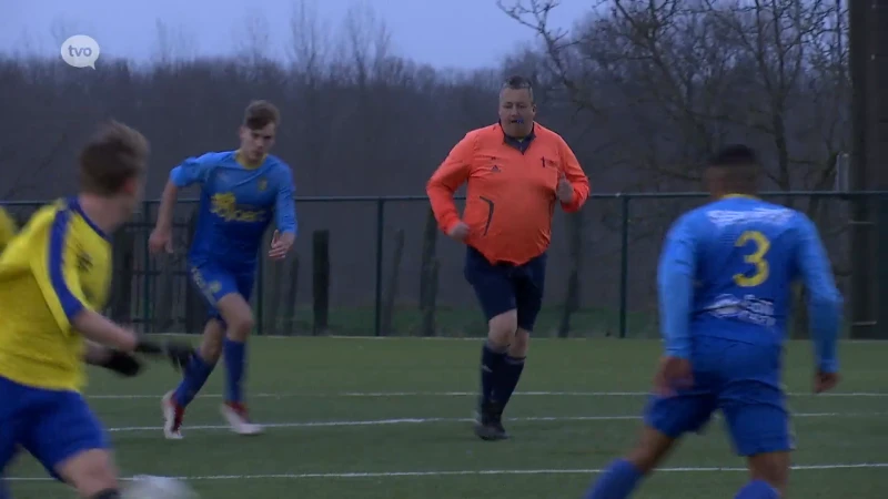 Zottegemse scheidsrechter fluit 2.000ste match: "Denk nog niet aan stoppen!"