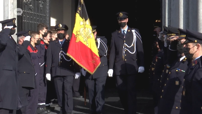 Erehaag voor afscheid van oud-brandweercommandant Gustaaf Van den Berghe