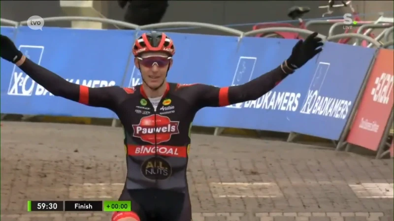 Veldrijden: Michael Vanthourenhout wint Universiteitscross