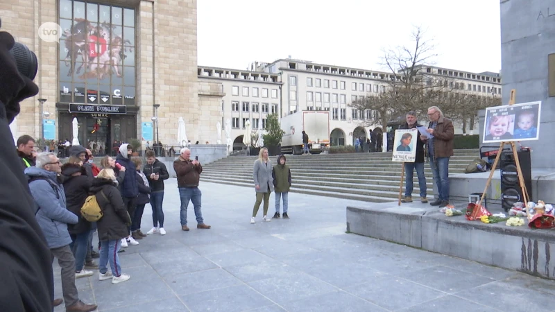 Ook vader van vermiste Nathalie Geijsbregts woont wake voor Dean bij in Brussel