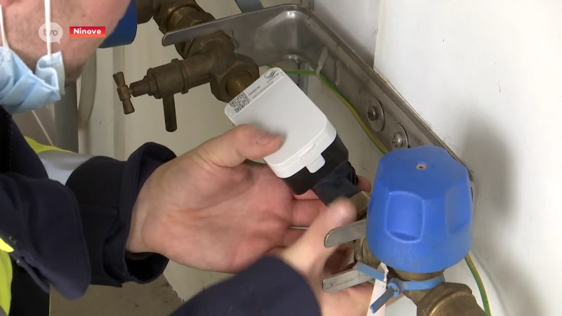 In Ninove is de eerste digitale watermeter in Vlaanderen geïnstalleerd, dit jaar volgen er nog 70.000