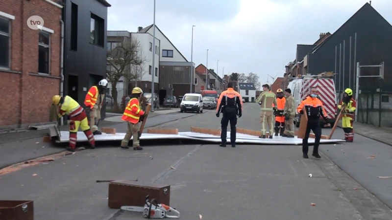 Eunice blaast ook dak van feestzaal in Grembergen weg