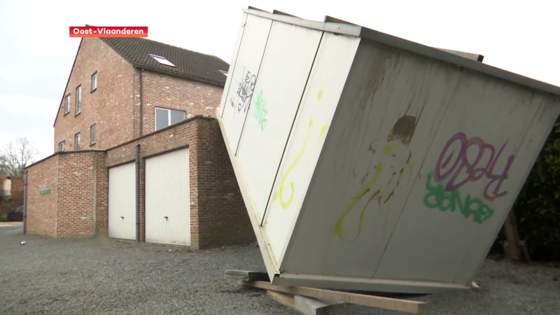 Franklin sloeg vannacht al hard toe: losgerukte daken en een op hol geslagen container