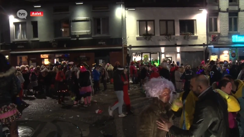 Aalst viert cafeekescarnaval tot diep in de nacht: "Feest van den Oilsjteneer"