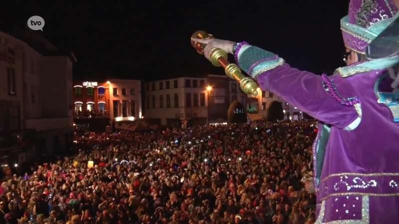 Drie dagen 'cafeekescarnaval' is voorbij, duizenden carnavalisten zingen Aalsters volkslied