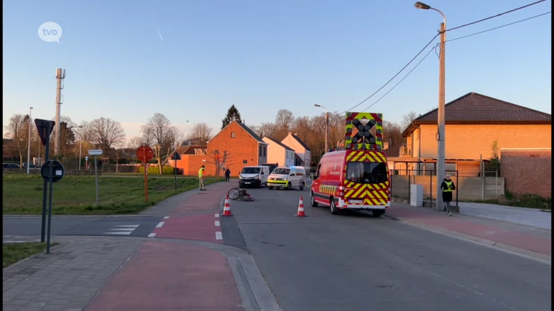 Meisje van 15 in levensgevaar na aanrijding met bestelwagen aan station van Lede