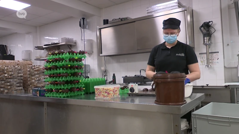 Hoogdagen voor chocolatiers, de paasklokken komen hun bestellingen ophalen