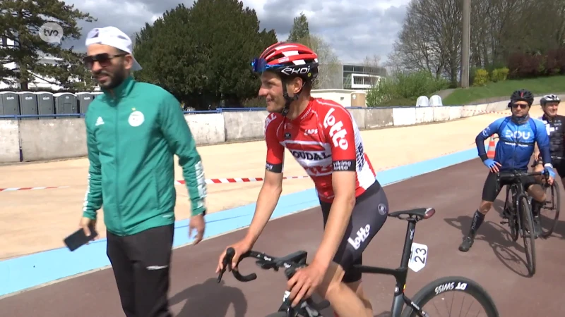 Brent Van Moer rijdt eerste Parijs-Roubaix: "Altijd kicken om op die piste te rijden"