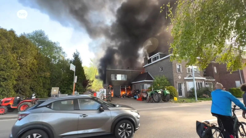 Asbestverwijderaar aangesteld om Mere na bedrijfsbrand schoon te maken