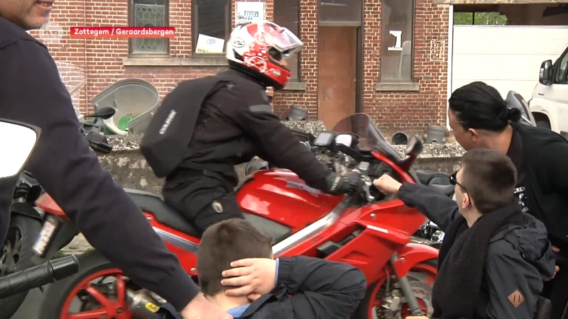 Jaarlijkse motorrit in Sint-Maria-Oudenhove ten voordele van zieke broers Danté en Mylow