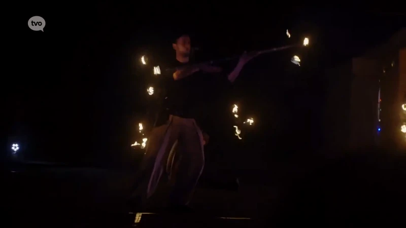 Vuurspuwers stelen de show op Ignite Flow Arts Festival op De Ster