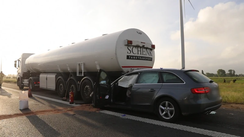 Man levensgevaarlijk gewond na crash tegen vrachtwagen op E17