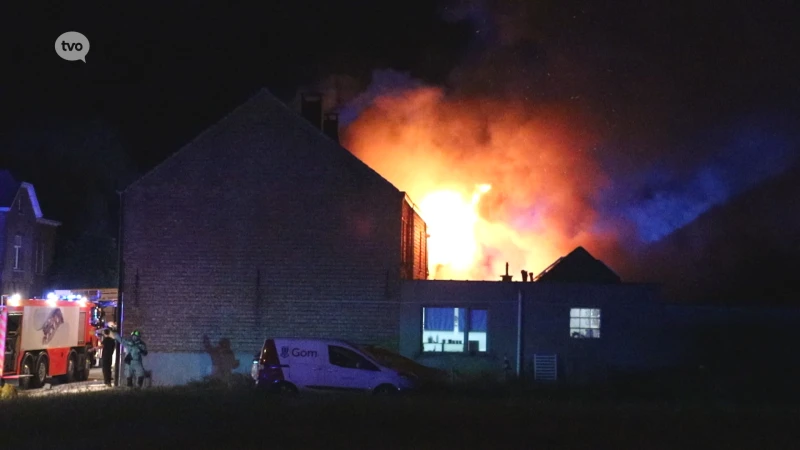 Woning volledig vernield door uitslaande brand, gezin ongedeerd