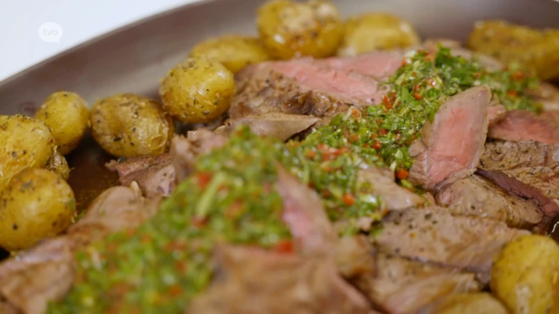 Koken met Bart - Entrecôte met chimmichurri saus en ovenkrieltjes