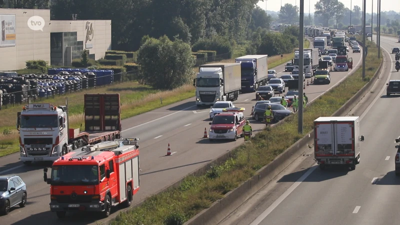 Reeks ongevallen met lichtgewonden en veel verkeershinder op E17 in Lokeren