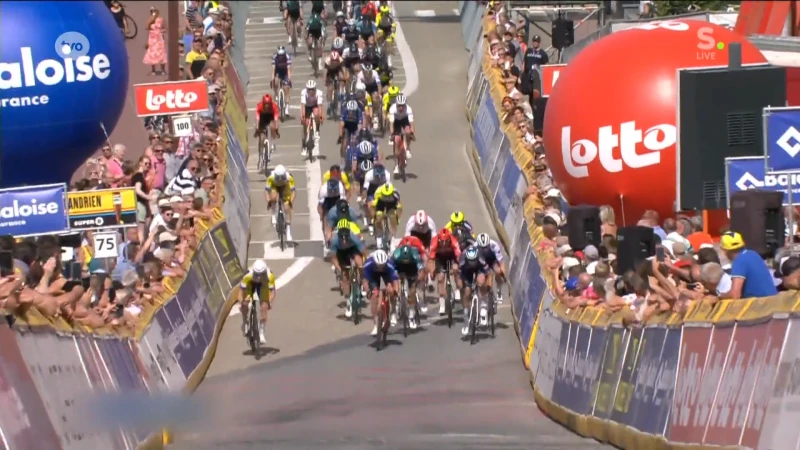 Jasper Philipsen wint sprintduel in Baloise Belgium Tour