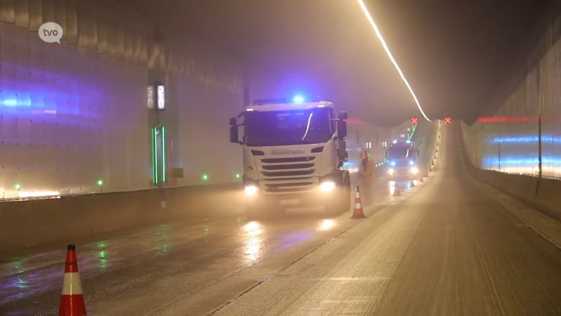 Oliespoor in Liefkenshoektunnel gooit ochtendspits overhoop