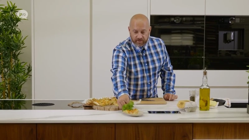 Koken met Bart - Preitaartje met zalm en kruidenkaas