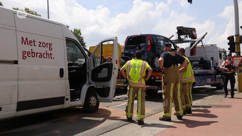 Gewonde autobestuurder bij kop-staartaanrijding op N70 in Sint-Niklaas