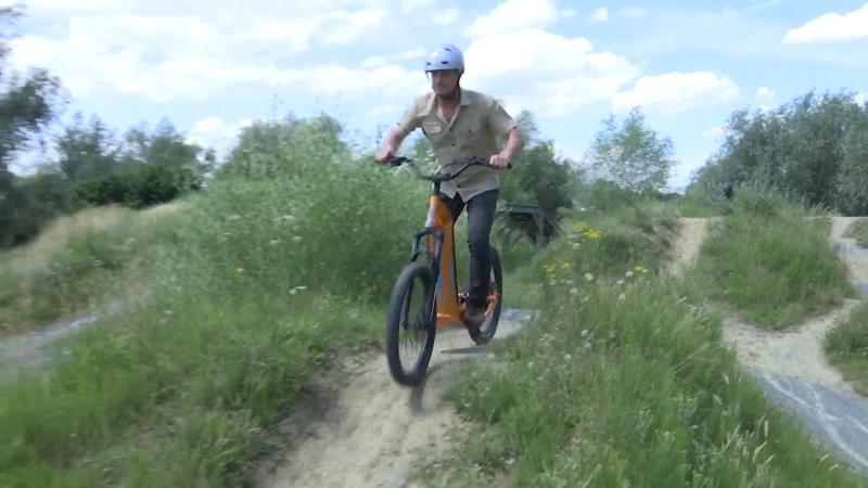 Cruise door Aalst met elektrische off-road steps