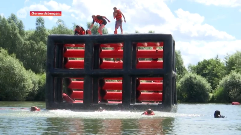 Waterratten genieten in De Gavers tijdens Titan Swim