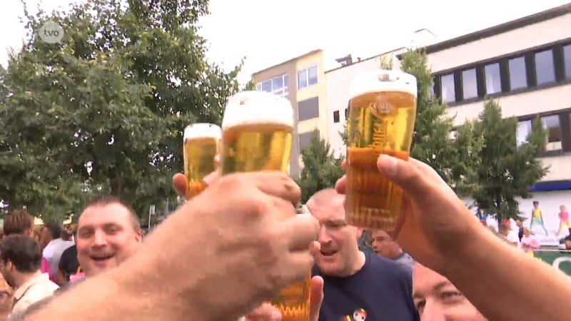 55.000 mensen kwamen naar het criterium kijken, maar sommigen hebben geen coureur gezien: "Ik kom voor de pintjeskoers"