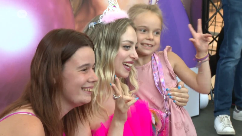 Honderden fans naar Waasland Shopping voor selfie met popster Camille