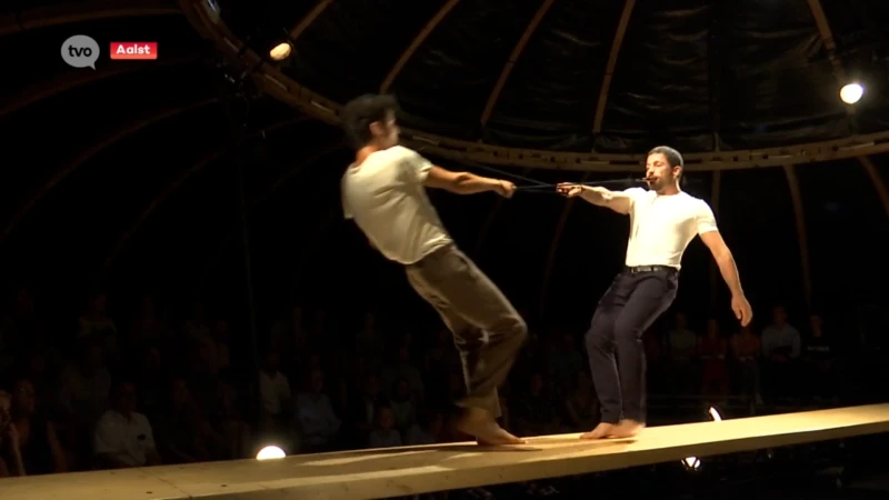 Cirk! in Aalst is afgetrapt en onze premier was getuige van de openingsact: "Angst en verwondering tegelijk"