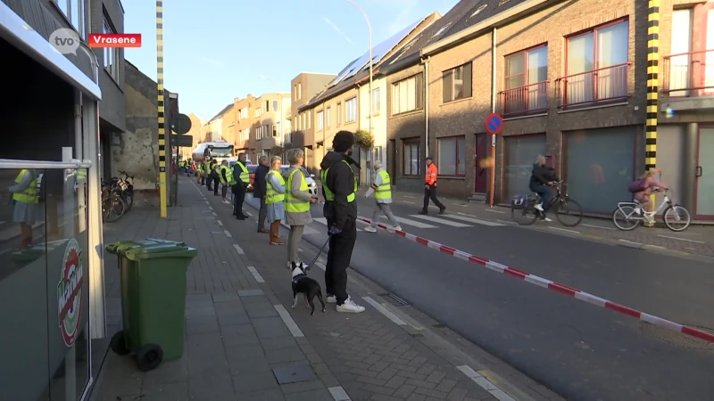 Verkeersveilig Vrasene voert opnieuw actie met menselijke ketting in schoolbuurt