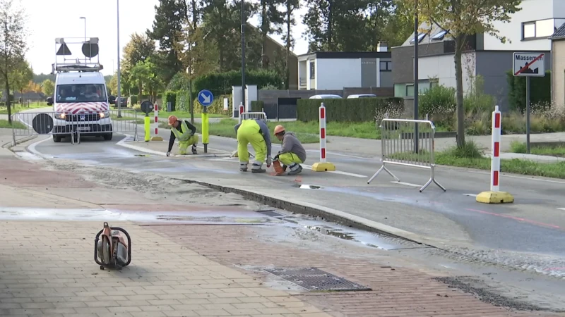 Waterlek onder Massemsesteenweg gedicht, herstelling wegdek kan nog enkele dagen duren