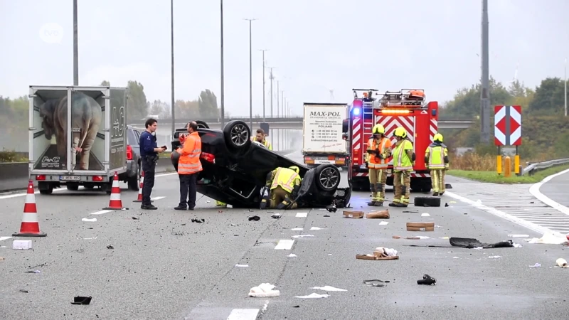 Vrouw gewond bij zwaar ongeval op E17 in Haasdonk