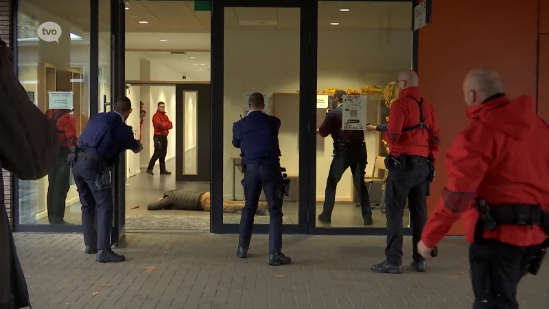 Amerikaanse toestanden op KA Beveren, hulpdiensten oefenen schietincident op school