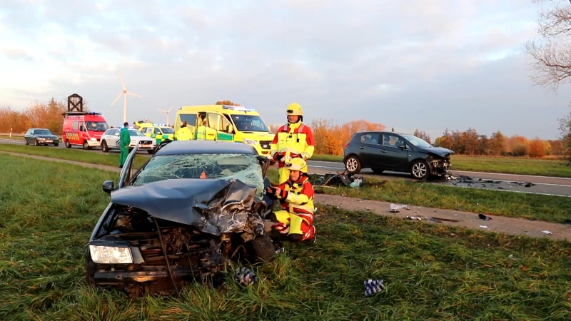 Drie gewonden na frontale klap op N41 in Dendermonde